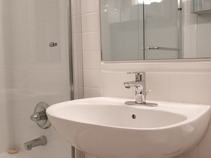 Bathroom | Nob Hill Place