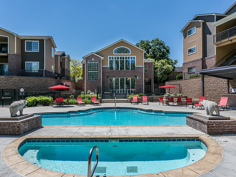 Crossings at Bear Creek Apartments in Lakewood, CO