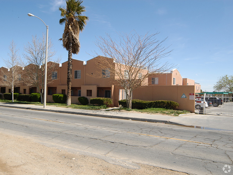 Desert Oasis Apartments in Palmdale, CA