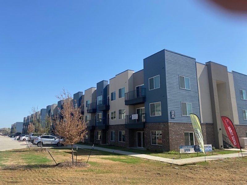 Camden Crossing Apartments in Burleson, TX