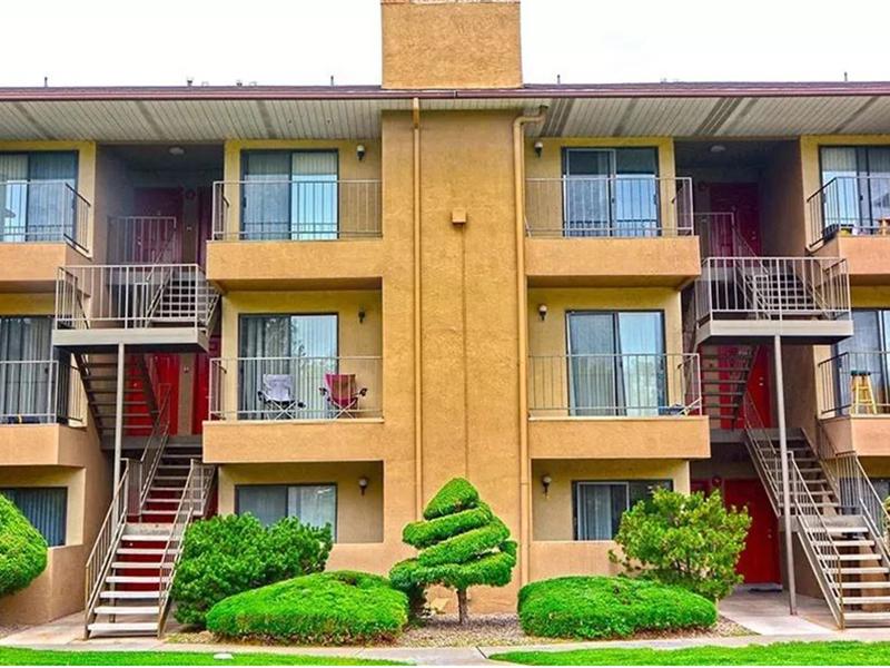 Candlelight Square Apartments in Albuquerque, NM