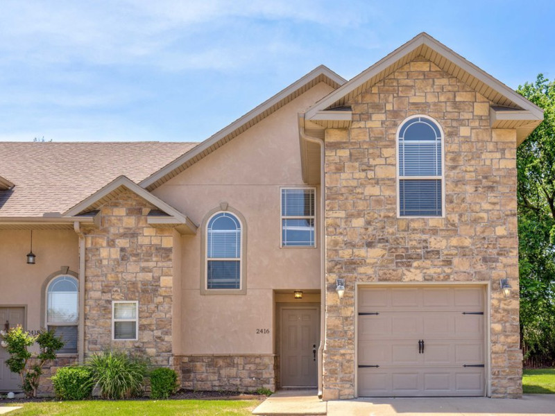 15th Place Townhomes in Rogers, AR