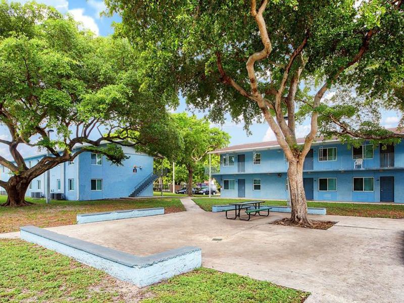 Broward Gardens Apartments in Fort Lauderdale, FL