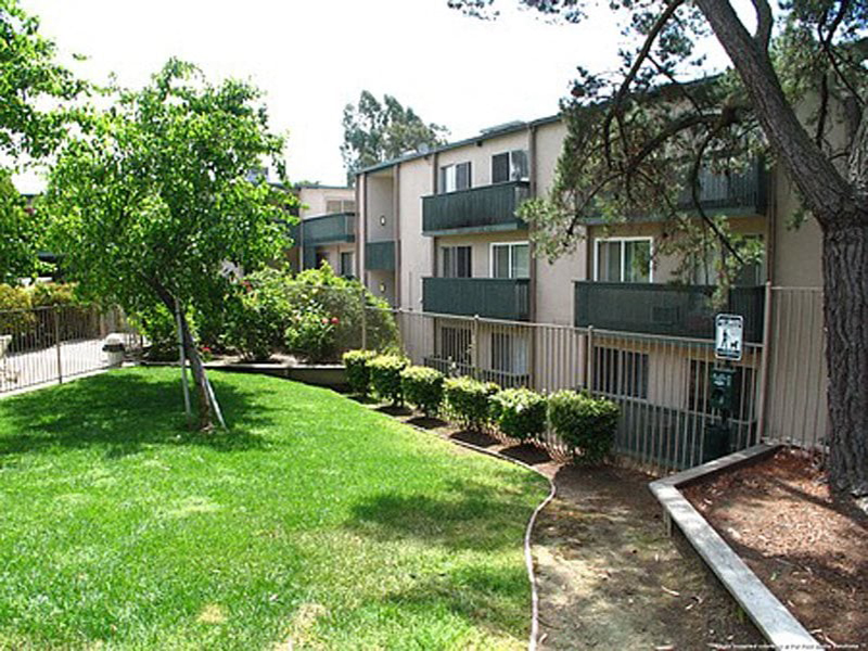 Newell Vista Apartments in Walnut Creek, CA