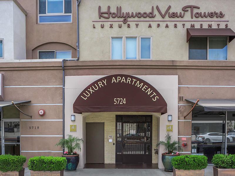 Hollywood View Towers Apartments in Hollywood, CA