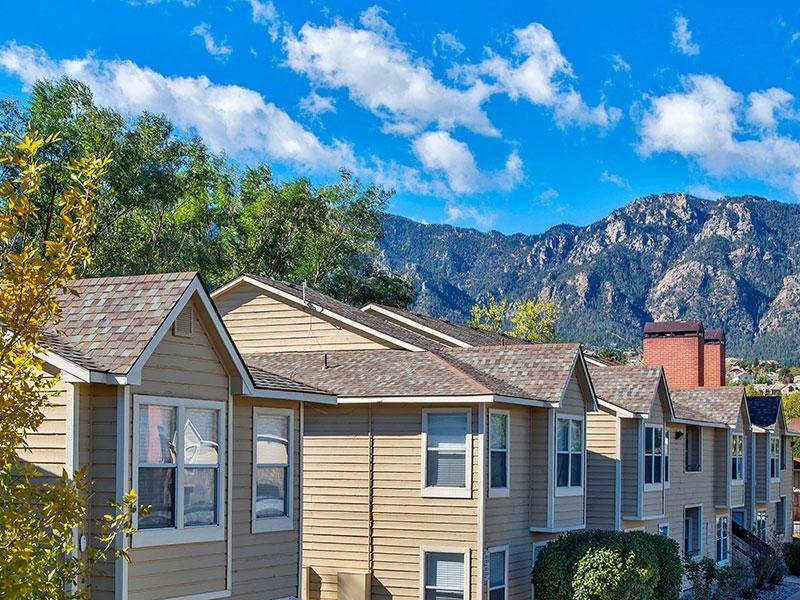 Cheyenne Crossing Apartments in Colorado Springs, CO