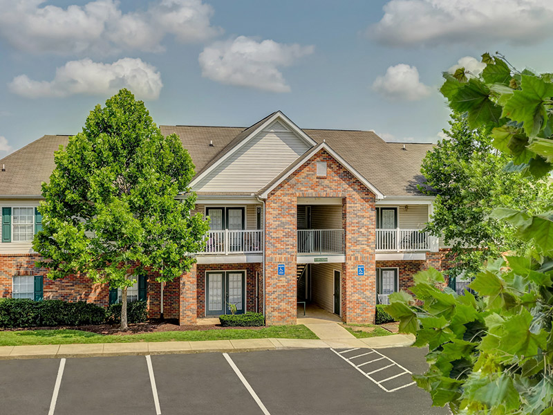 Meadow Creek Apartments in Goodlettsville, TN