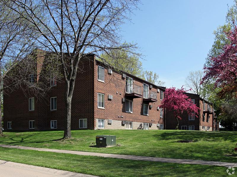 Oak Hill Village Apartments in Willoughby, OH
