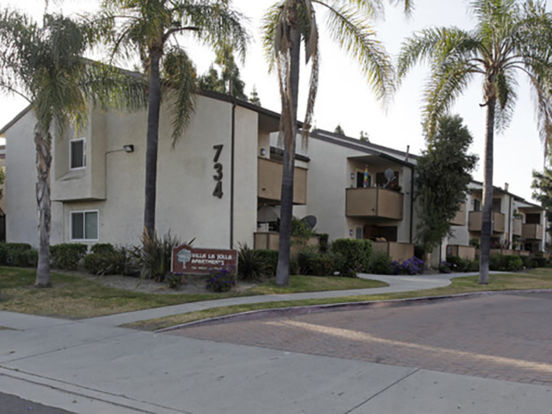 Villa La Jolla Apartments in Placentia, CA