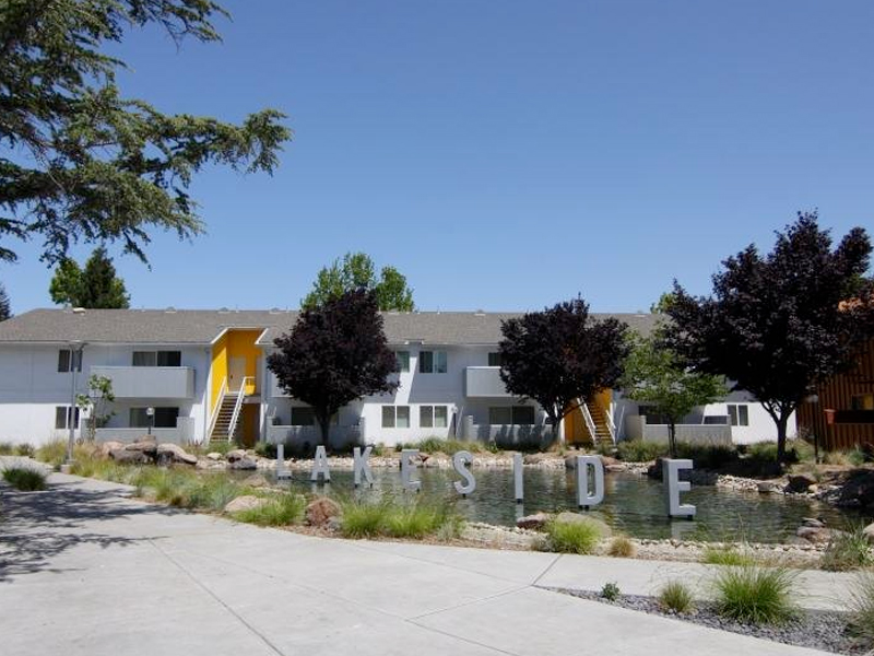 Lakeside Apartments in San Leandro, CA