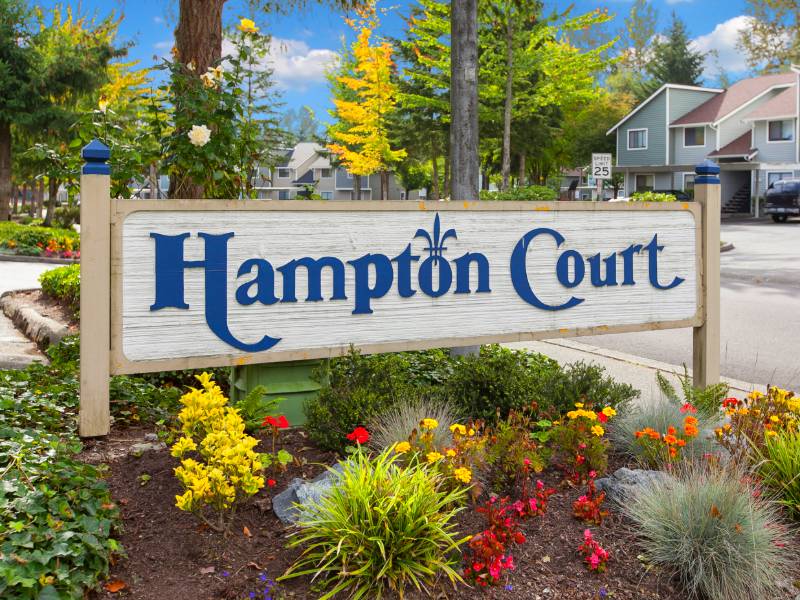 Hampton Court Apartments in Everett, WA