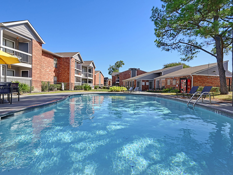 Dover Pointe Apartments in Houston, TX
