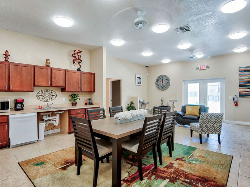 Hickory Knoll Apartments in Ocala, FL